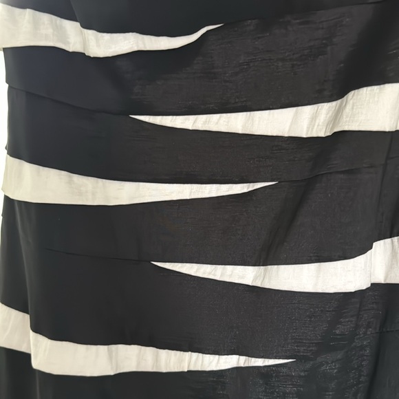 Mermaid style strapless dress white and black size 8 - Picture 4 of 7